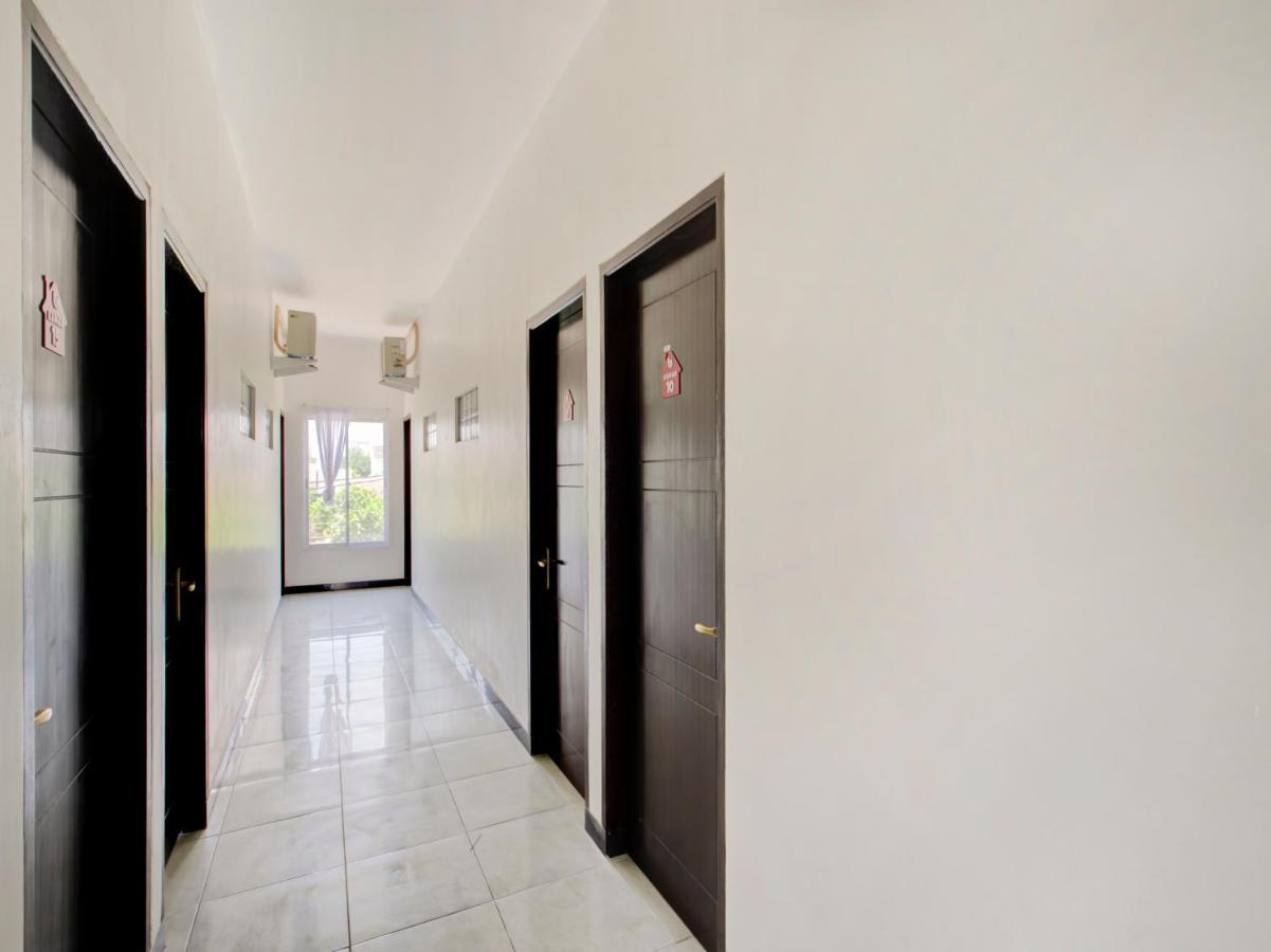 Oyo Life 3987 Kost Aditya Surabaja Exteriér fotografie